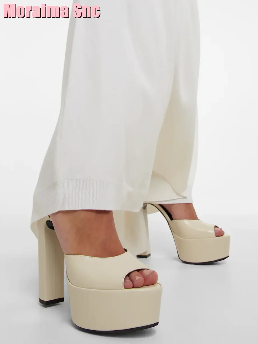 Women Shoes Model - اللمحة تو منصة براءات الاختراع والجلود