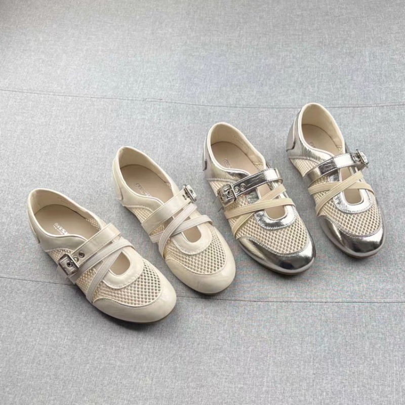 Women Shoes Sneakers - أحذية رياضية جديدة بتصميم منسوج مجوف