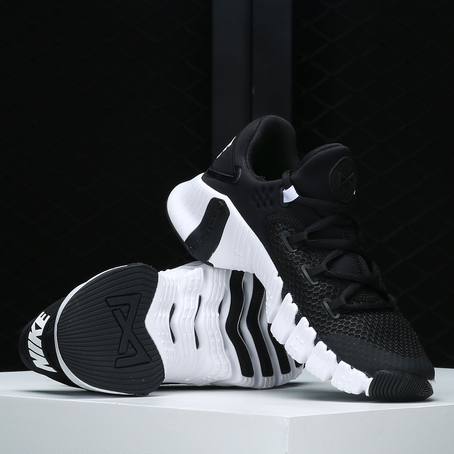 حذاء تدريب مبطن للنساء من Nike - مراجعة Women Shoes Nike وسعره