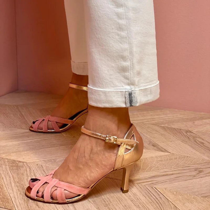 صنادل صيفية بكعب عالٍ بألوان م - مراجعة Women Shoes Model وسعره