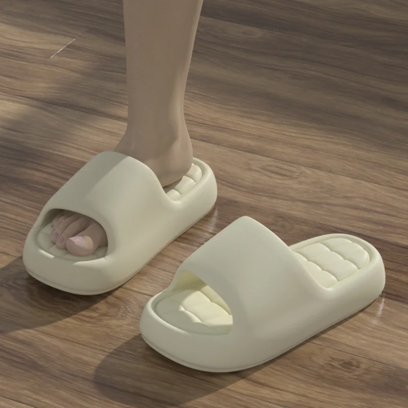شبشب كلاود نسائي بنقشة كاروهات - مراجعة Women Shoes Size To Men وسعره