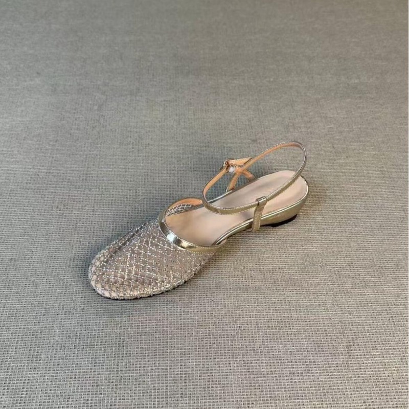 صنادل نسائية جديدة 2026 بكعب و - مراجعة Women Shoes Model وسعره